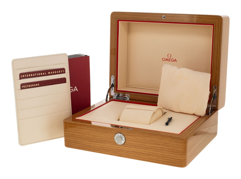 Omega Speedmaster Racing 326.30.40.50.01.001